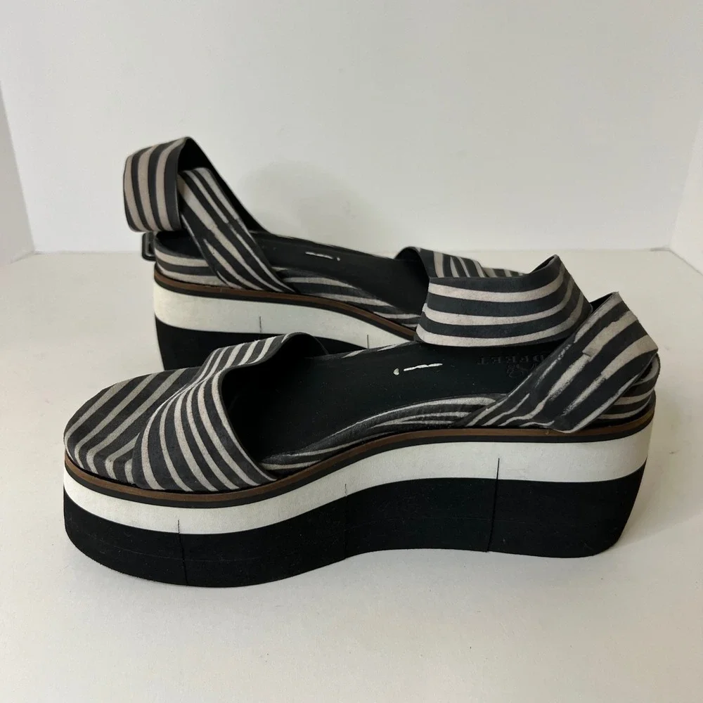 Womens Naked Feet Altezza Foam Leather‎ Zebra Chunk Platform Strappy Sandals  7